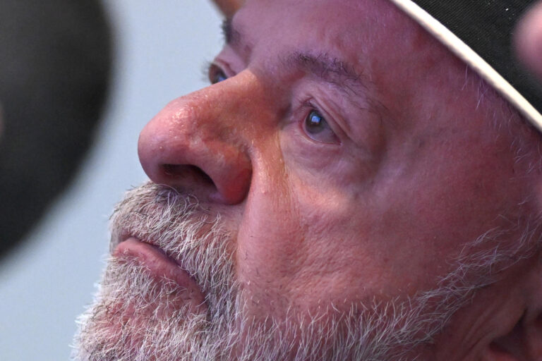 Lula ataca decisões do próprio governo na reta final da campanha eleitoral