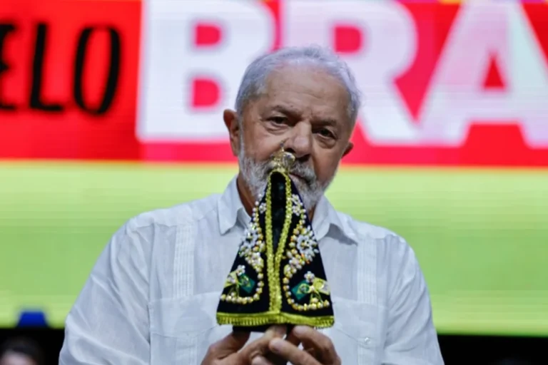 Lula defende Nossa Senhora Aparecida e condena ataques à fé católica