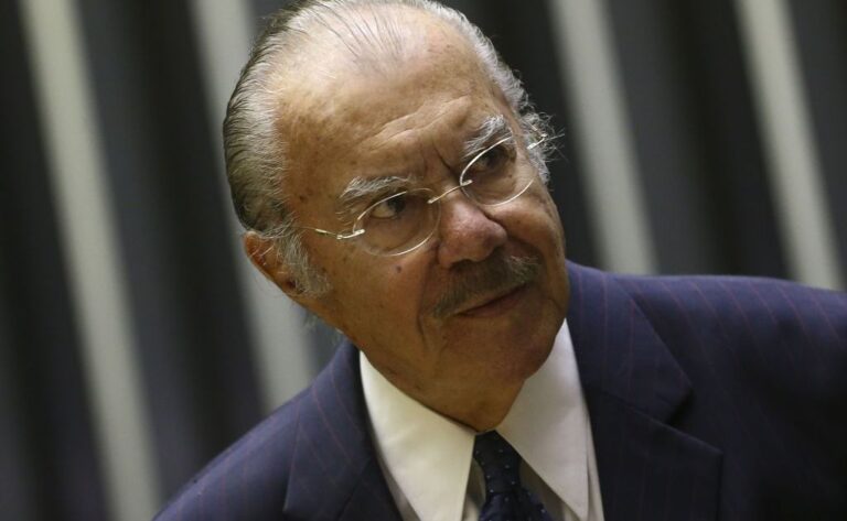 Ex-presidente Sarney é internado no Sírio-Libanês para tratar pneumonia bacteriana