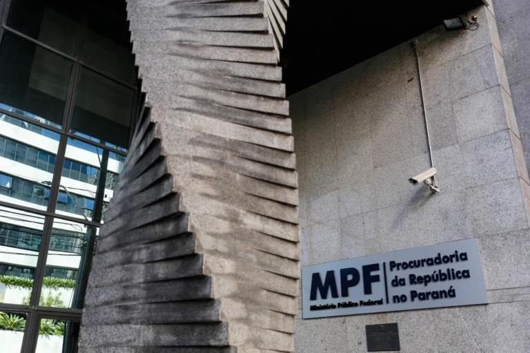 Justiça Federal recebe denúncia contra cinco por tráfico de mulheres no Paraná