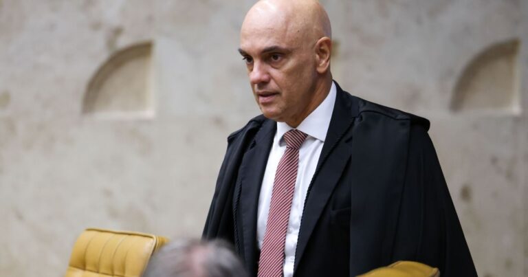 Moraes reforça Zanin e pede acesso imediato a dados de celular de Vorcaro