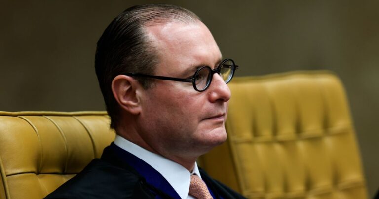 STF reconduz Zanin para segundo biênio como ministro substituto no TSE