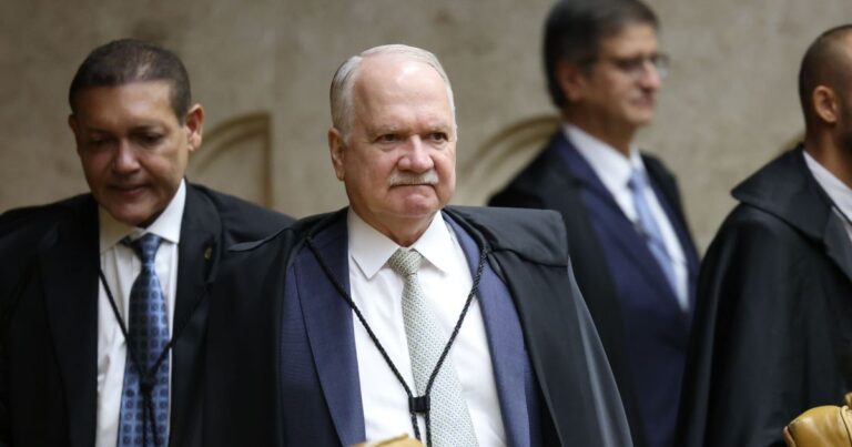Novo pede a Fachin que reverta troca de relatoria no caso Moraes e Vorcaro