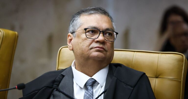 Dino usa inquérito sobre Dark Horse para manter Andrei no comando da PF