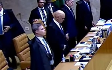 Fachin suspende sessão do STF após pedido de vistas de Dino