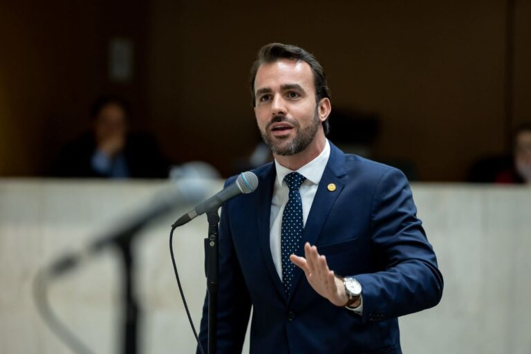 Procuradoria recomenda proibição do uso de imagem de Bolsonaro em campanha de Bove