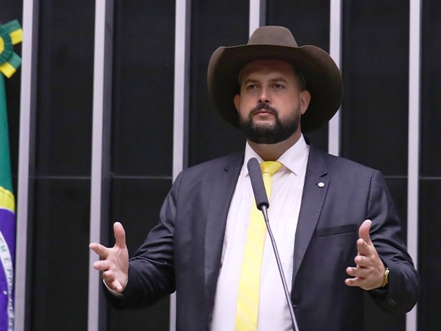 Zé Trovão pede ao STF nulidade de atos de Moraes em processos de Bolsonaro