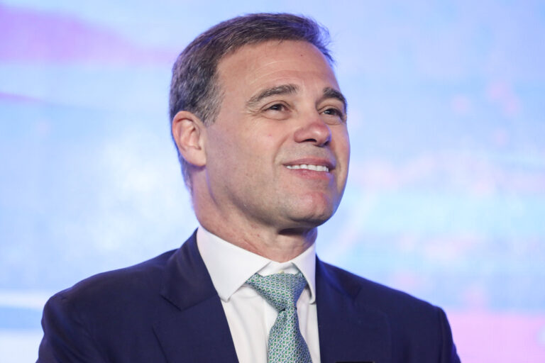 André Mendonça ganha 1,3 milhão de seguidores no Instagram em crise com Moraes
