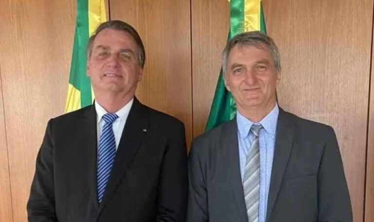 Renato Bolsonaro visita irmão Jair em prisão domiciliar em Brasília
