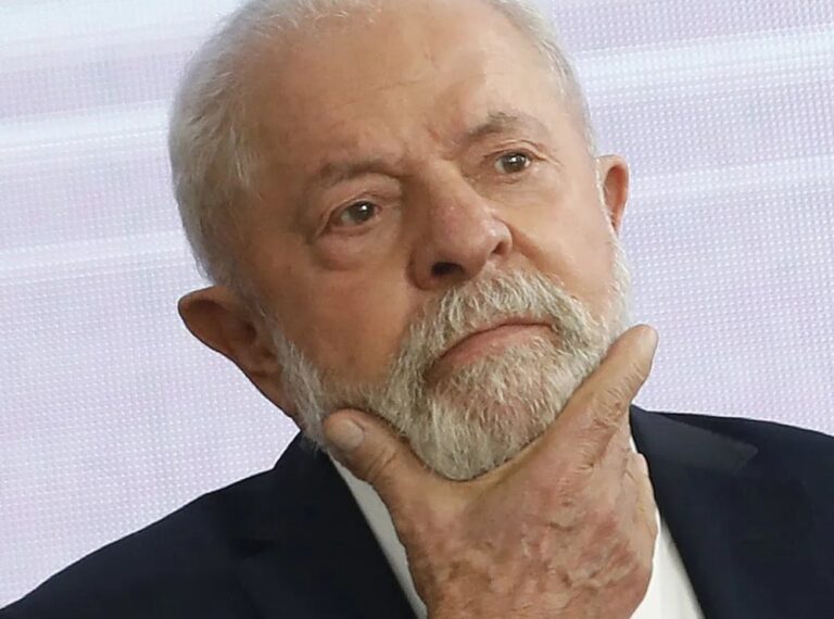 PT questiona Meta sobre bloqueio da página de Lula no Facebook
