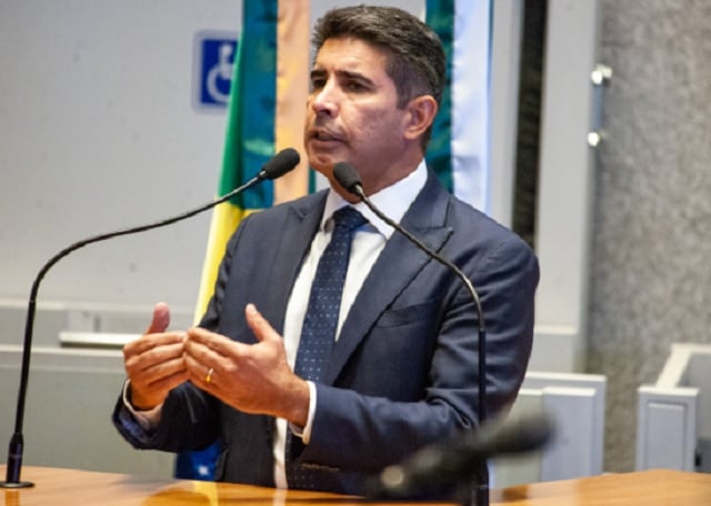 TRE-DF aceita denúncia contra Roosevelt Vilela por corrupção eleitoral