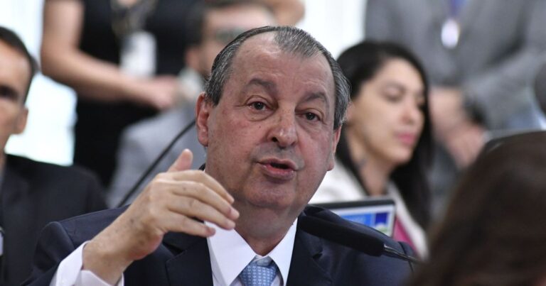 Relator da PEC 6x1 planeja votar proposta amanhã no Senado