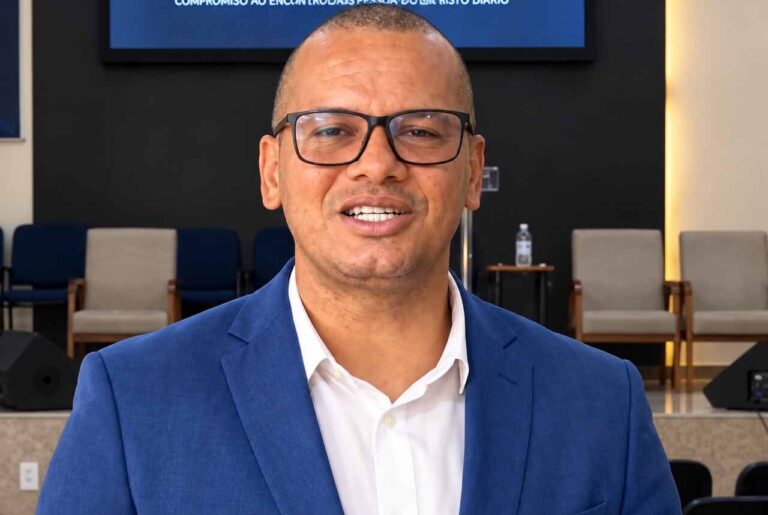 Pastor critica cobrança de dízimos e luxo de líderes religiosos em Salvador