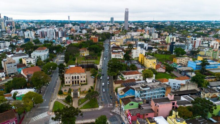 Câmara de Curitiba discute criação do primeiro polo cultural da cidade