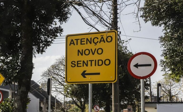 Prefeitura muda sentido de rua no Pinheirinho nesta quarta