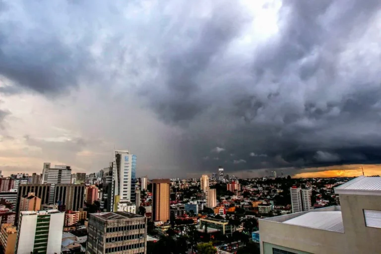 Inmet emite alertas de tempestade para Paraná entre sexta e domingo