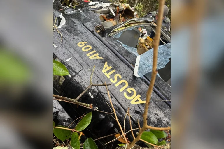 PM resgata três sobreviventes de queda de helicóptero em Iaras, SP