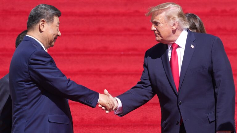 Trump adverte Xi sobre apoio da China ao Irã durante encontro na Casa Branca