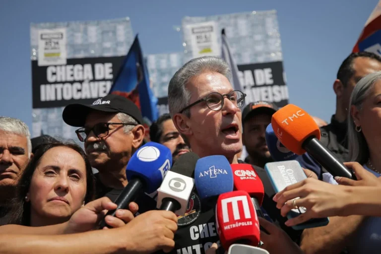 Zema diz que quem recebeu recursos de Vorcaro precisa ser investigado