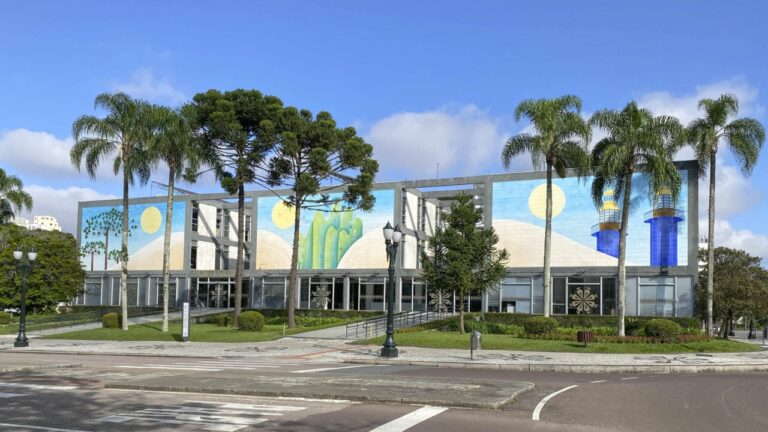 Prefeitura de Curitiba altera expediente por feriado de Nossa Senhora Aparecida