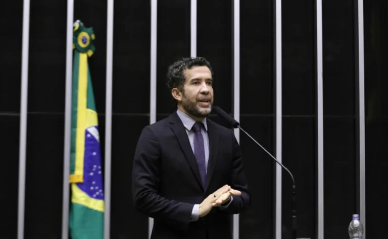 TSE registra canal Exército do Lula após suspensão por falta de regularização