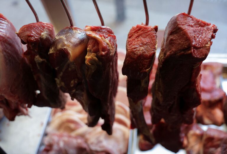 China suspende importações de carne bovina do frigorífico MBRF em Promissão