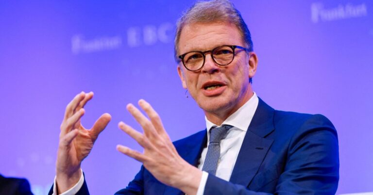 Chefe do Deutsche Bank alerta que extremismo na Alemanha afasta investidores