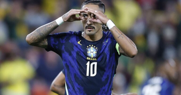 Barcelona descarta lesão de Raphinha após susto na Seleção