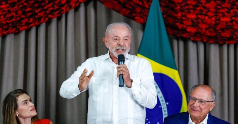 Lula critica suspensão de canal de Janones e alega tendência no TSE