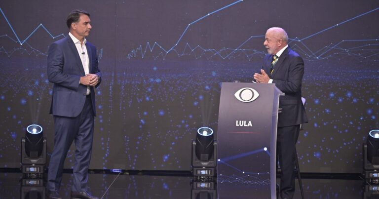 Flávio e Lula trocam acusações éticas em primeiro debate presidencial
