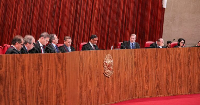 TSE aprova novas regras para canais de WhatsApp a um dia do segundo turno