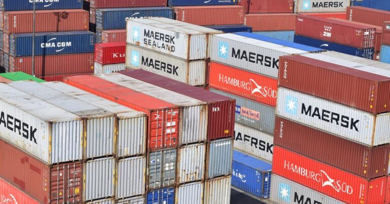 Porto de Itajaí movimenta 800 mil TEUs desde retomada das operações em outubro