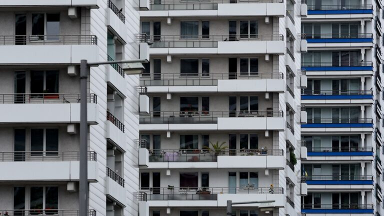 Esquerda, Verdes e SPD avançam com plano de expropriar 160 mil imóveis em Berlim