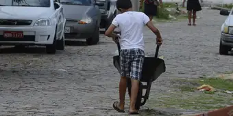 Brasil reduz trabalho infantil a mínima histórica em 2025 com 1,5 milhão de crianças