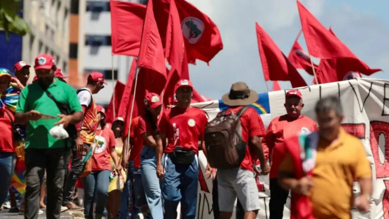 MST amplia representação na Câmara e elege quarta deputada federal