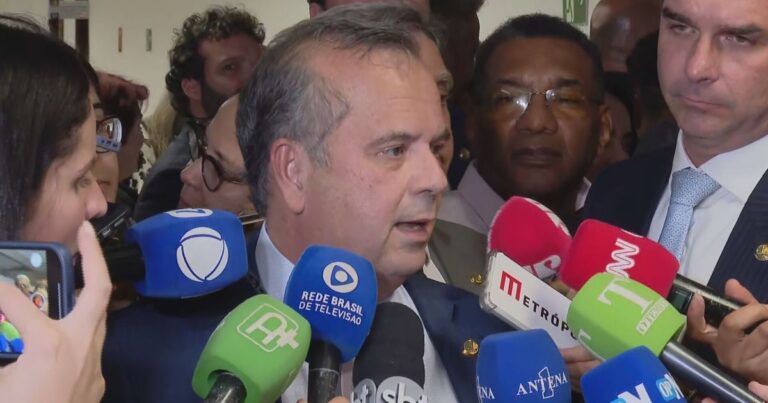 Marinho acusa Alcolumbre de agir a serviço do governo ao retirar PEC de pauta