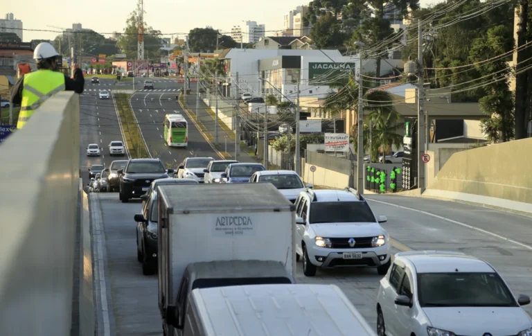 Prefeitura interdita ruas em Curitiba para obras do Novo Inter 2 e drenagem