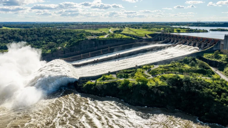 EUA anuncia data center de IA no Paraguai usando energia de Itaipu