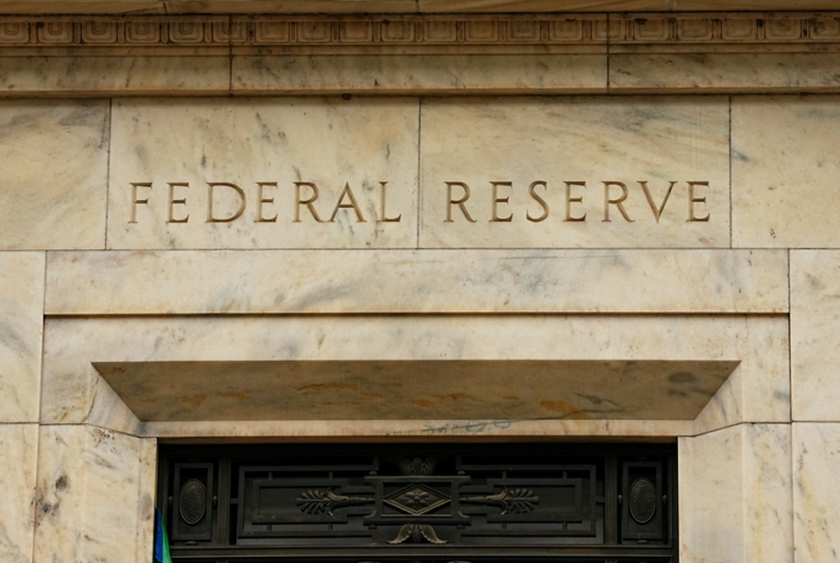 Fed mantém juros entre 3,75% e 4% ao ano e sinaliza novos aumentos