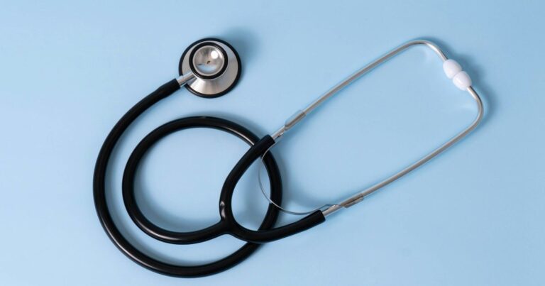 Senado aprova medida provisória que obriga prova de medicina durante curso