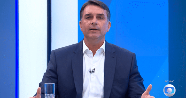Flávio Bolsonaro diz ter sido surpreendido com prisões de Canella e Bacellar