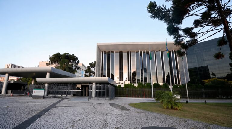 Paraná elege 54 deputados estaduais para legislatura que começa em 2027