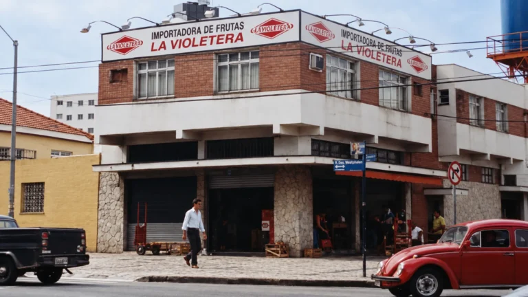 La Violetera completa 98 anos com história de imigrante libanês em Curitiba