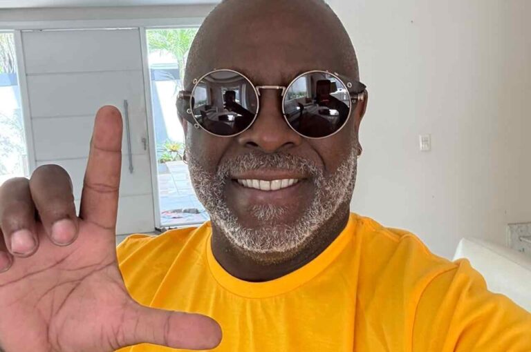 Pastor Kleber Lucas segue orientações de André Janones em mobilização digital