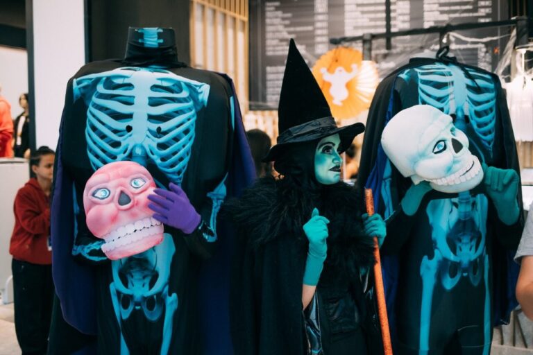 Shoppings de Curitiba oferecem caça aos doces e personagens no Halloween