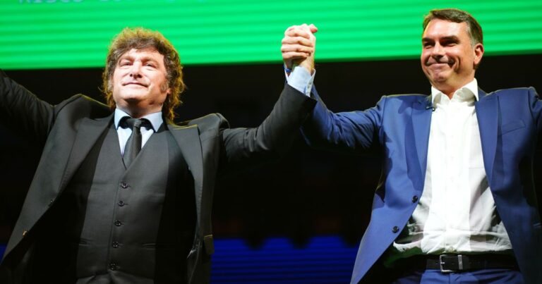 Deputados argentinos de Milei desembarcam no Brasil para apoiar Flávio Bolsonaro