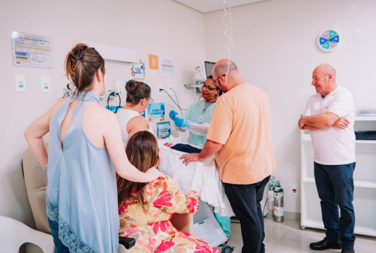 Bebê prematuro recebe alta após 74 dias internado em hospital de Londrina