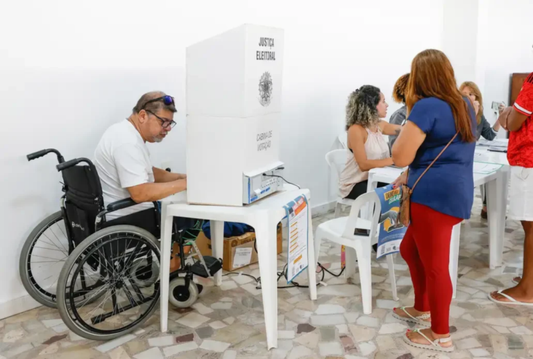 TSE corrige informação e revela que apenas 343 seções mudaram de local