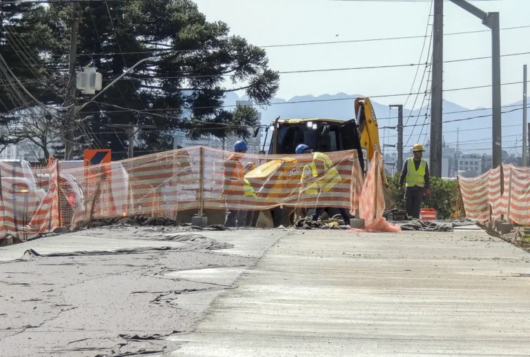 Prefeitura de Curitiba interdita Rua Alcides Munhoz por 90 dias para obras do Novo Inter 2