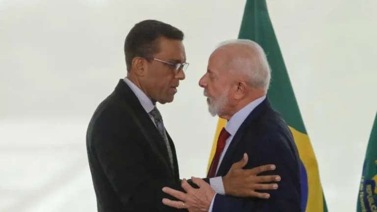 Otoni de Paula se fortalece politicamente após apoiar Lula na reeleição